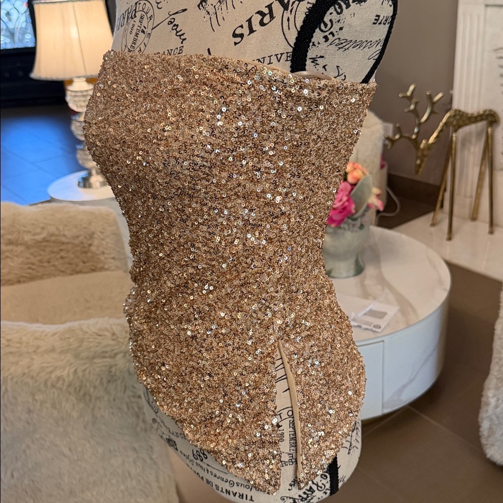 ๐ with tag ~ Edikted Sequin Asymmetric Slit Strapless Top - Picture 5 of 17